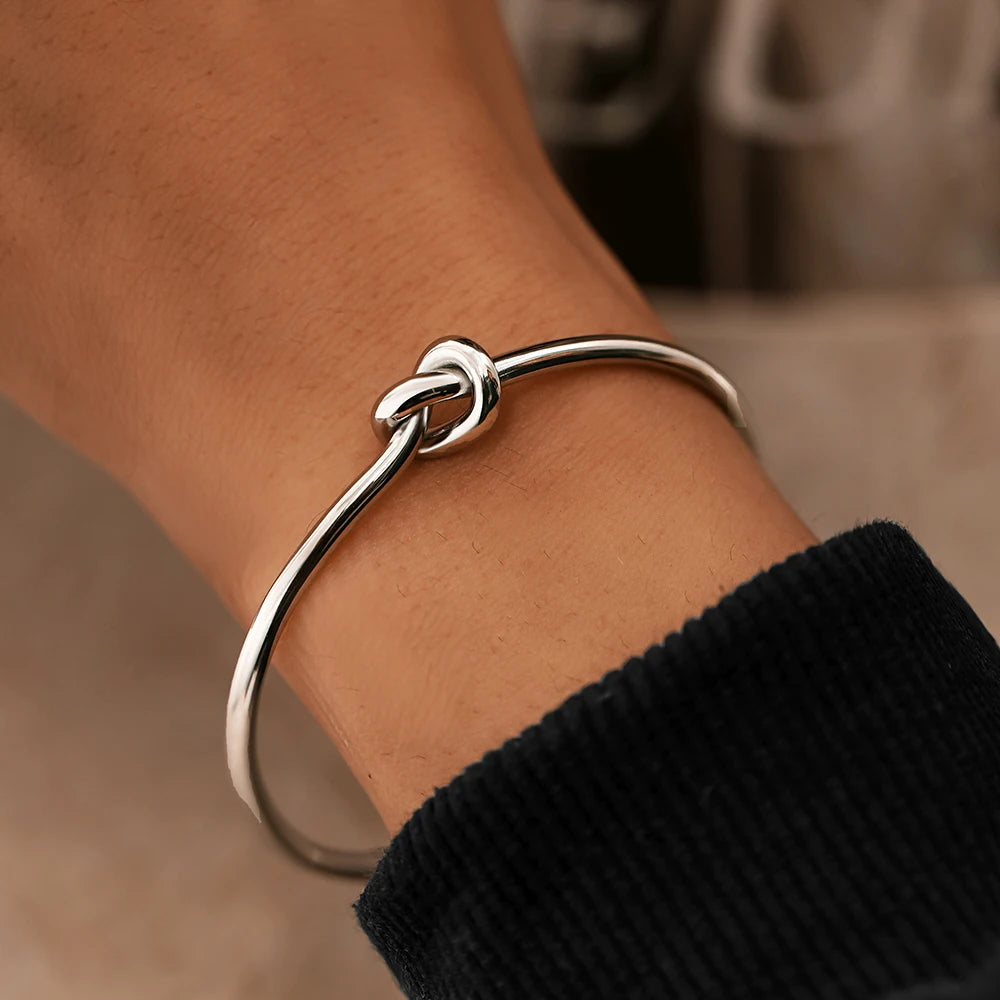 Infinity Bracelet – Endless Elegance