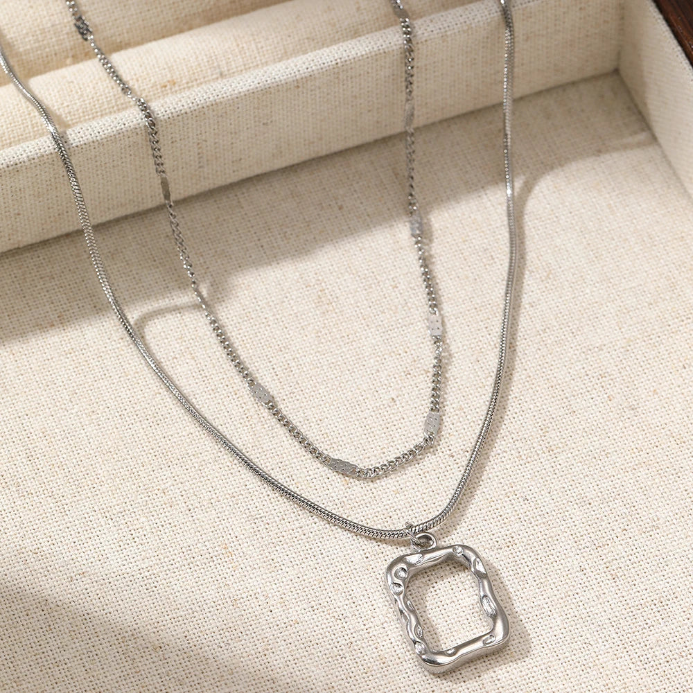 Structure Necklace – Modern Elegance