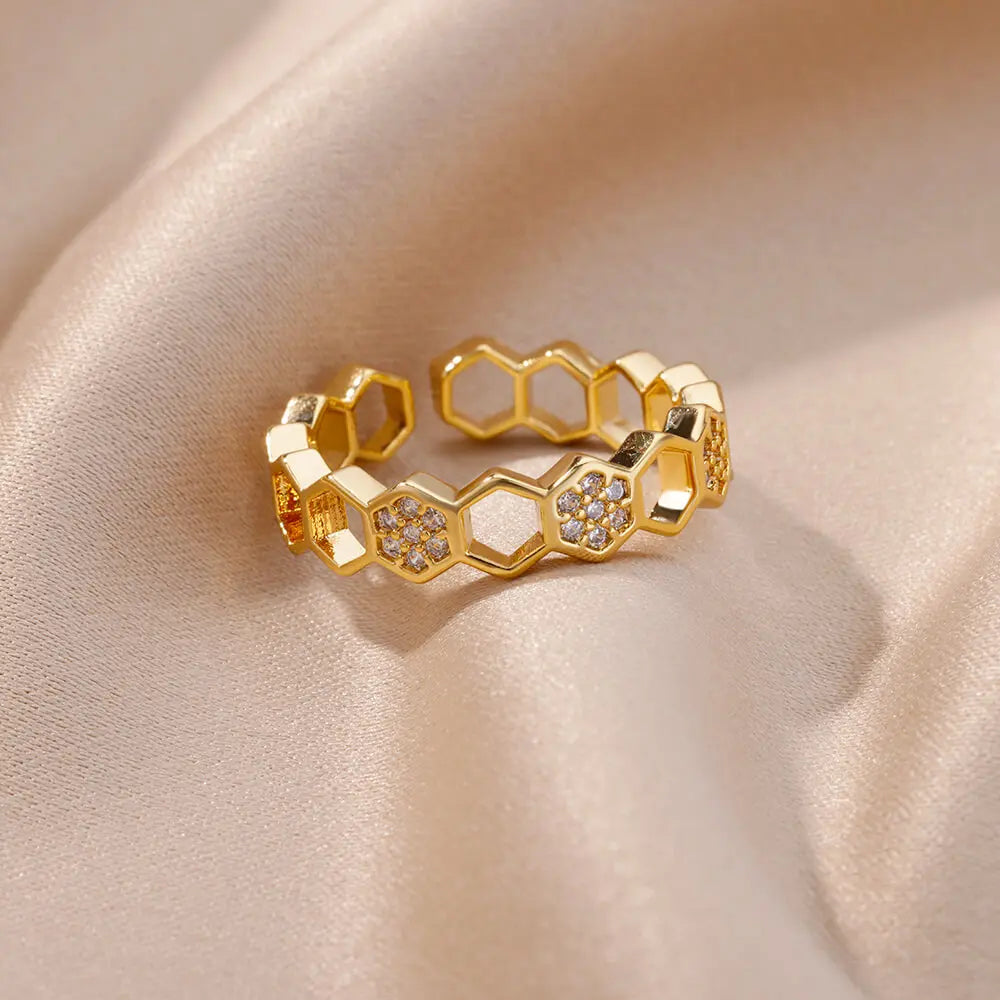 Hive Ring – Natural Harmony