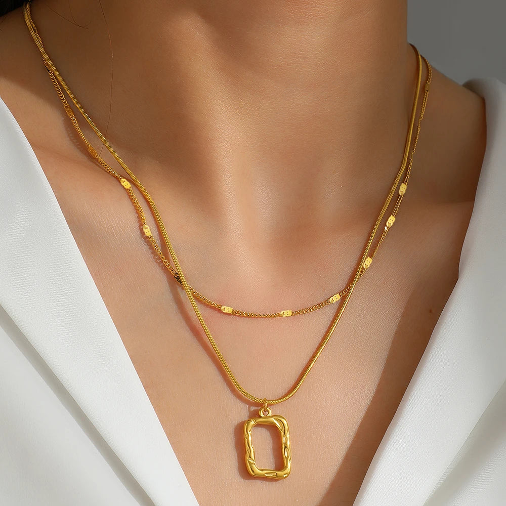 Structure Necklace – Modern Elegance